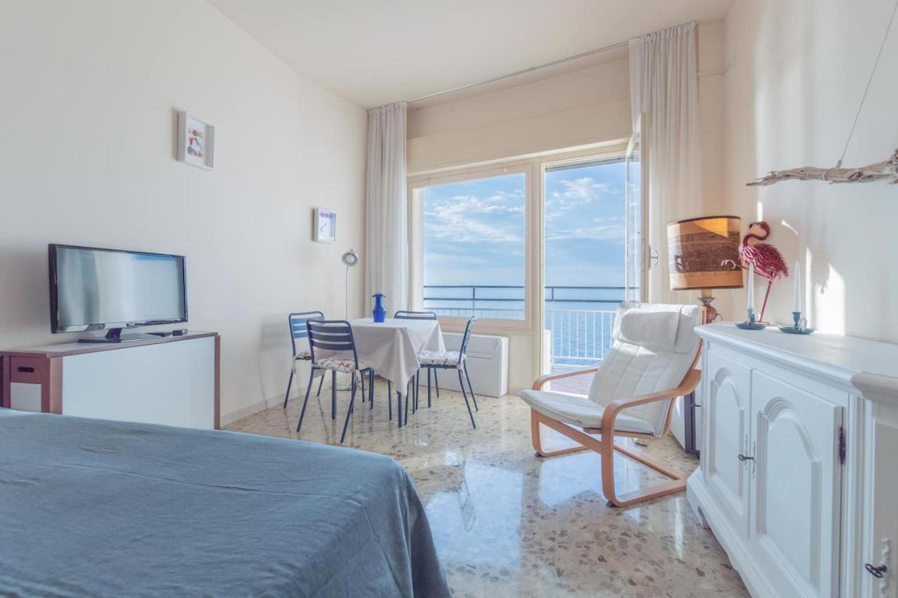 La Finestra Sul Mare Apartment Ospedaletti Exterior photo
